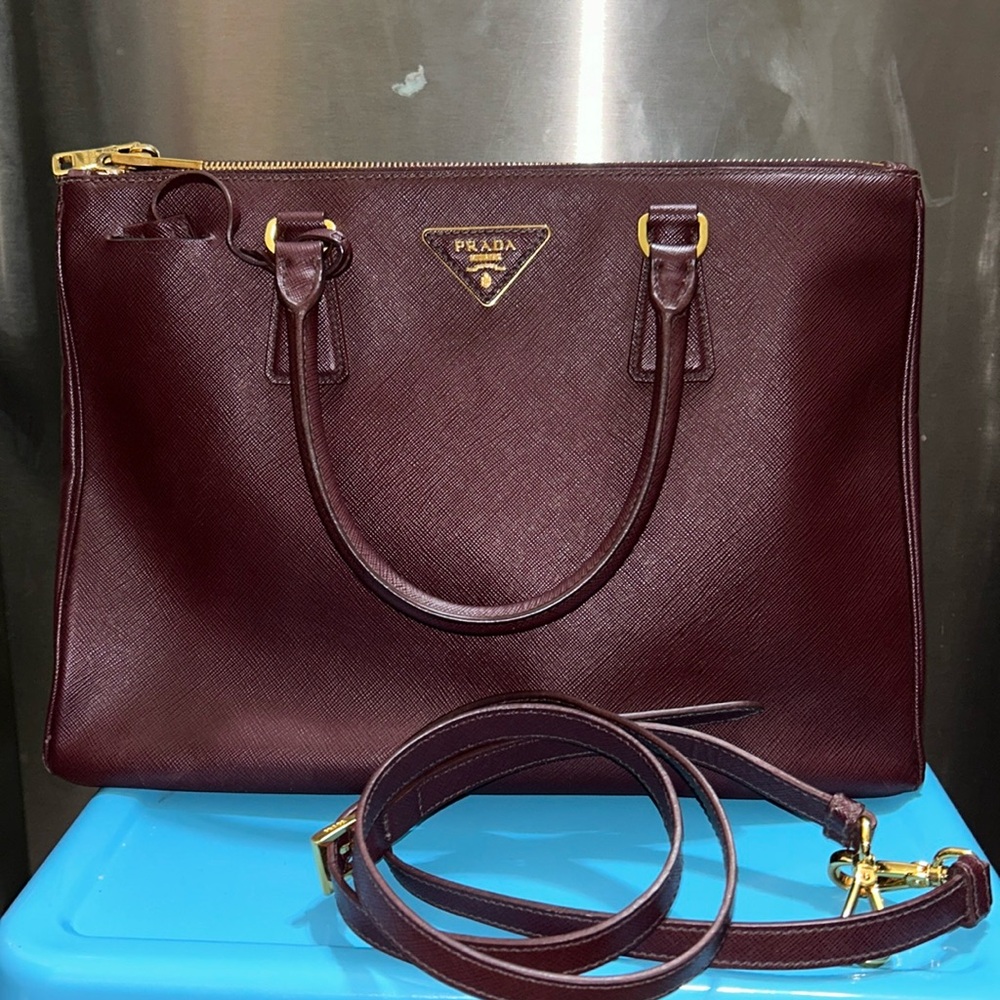 PRADA Lux SAFFIANO (BURGUNDY)medium size